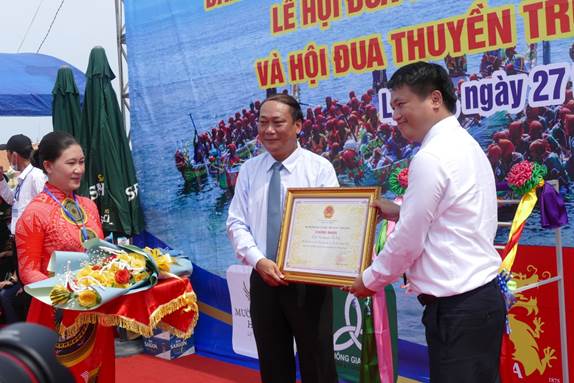 Lễ hội đua thuyền tứ linh huyện Lý Sơn được công nhận là Di sản văn hóa phi vật thể quốc gia