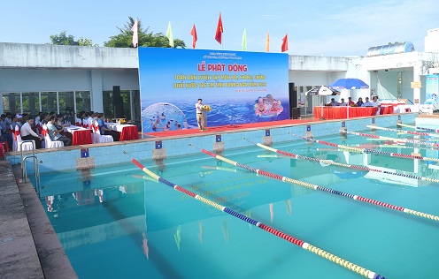 Lễ phát động toàn dân tập luyện môn bơi, phòng chống đuối nước trẻ em