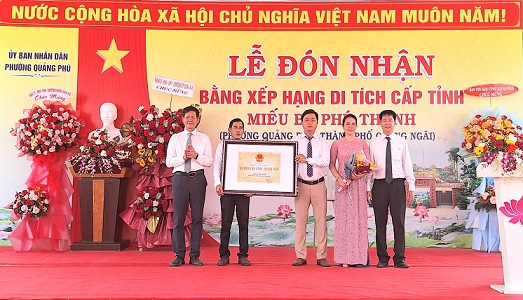 Ủy ban nhân dân thành phố Quảng Ngãi đón nhận Bằng di tích lịch sử cấp tỉnh Miếu Bà Phú Thạnh
