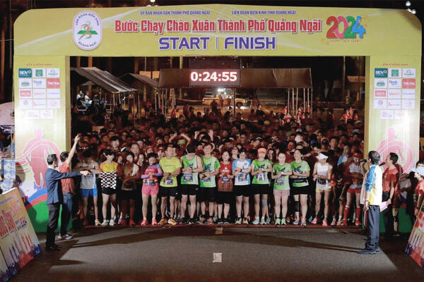 2.000 vận động viên tham gia Bước chạy chào xuân quảng bá du lịch Quảng Ngãi
