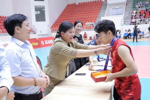 Nữ Binh chủng Thông tin - Binh đoàn 19 và Nam Thể Công - Tân Cảng vô địch Giải Bóng chuyền U23 quốc gia năm 2026