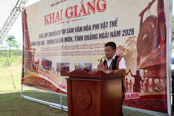 Đăk Môn khai giảng các lớp truyền dạy nghề dệt, cồng chiêng và múa xoang