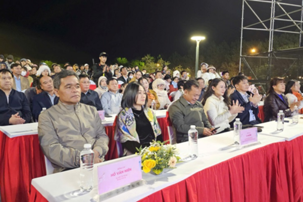 Quảng Ngãi khai mạc Tuần Văn hóa - Du lịch Măng Đen 2026, với chủ đề “Sắc hồng giữa đại ngàn”