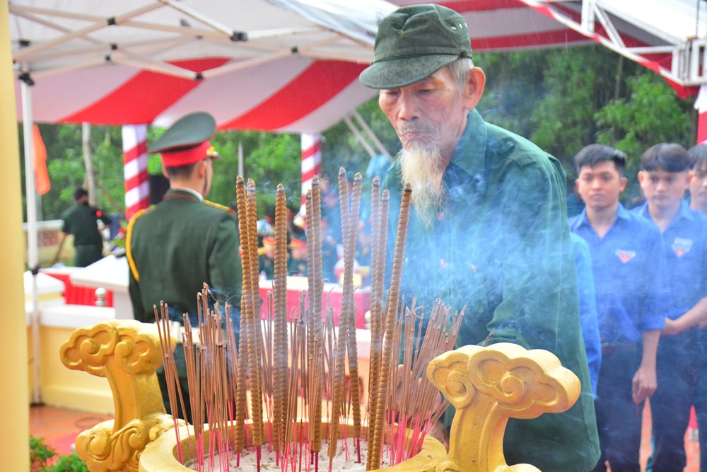 Lễ gắn biển công trình Di tích chiến thắng Điểm cao 62 - Đông Giáp - ảnh 8