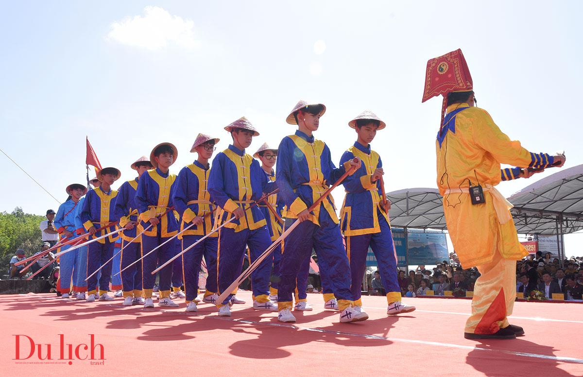 ngu dan sa huynh no nuc lam le cau ngu mung mua xuan moi - 6