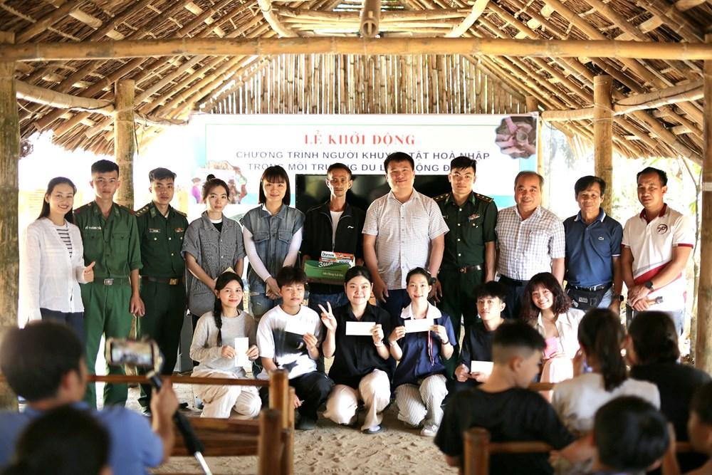 Người khuyết tật trải nghiệm văn hóa tại làng Gò Cỏ - ảnh 5
