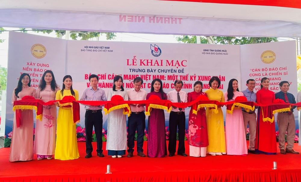 Khai mạc Trưng bày chuyên đề 100 năm báo chí cách mạng Việt Nam - ảnh 1