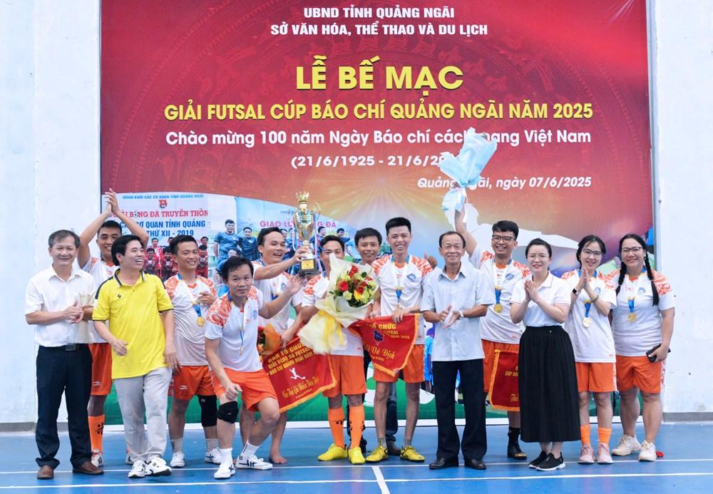Sôi nổi giải Futsal Cúp Báo chí Quảng Ngãi năm 2025 - ảnh 3